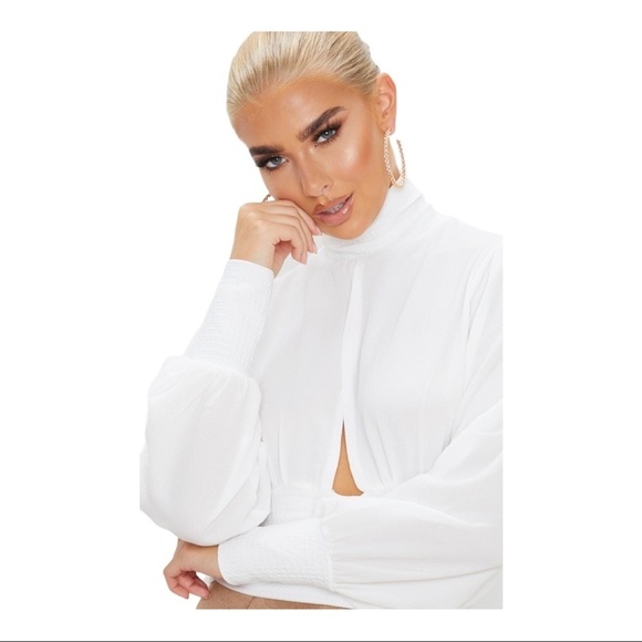 PrettyLittleThing High-neck Cutout Top White Crepe Ribbed Cropped Smocked Blouse - Picture 5 of 5